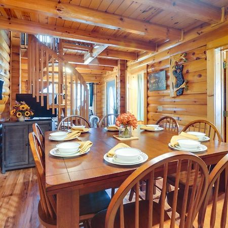 Lovely Gatlinburg Cabin With Private Hot Tub! Екстер'єр фото