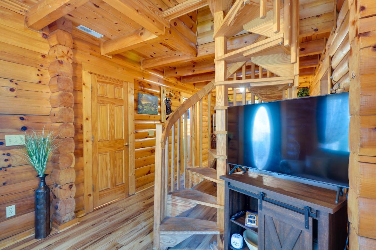 Lovely Gatlinburg Cabin With Private Hot Tub! Екстер'єр фото