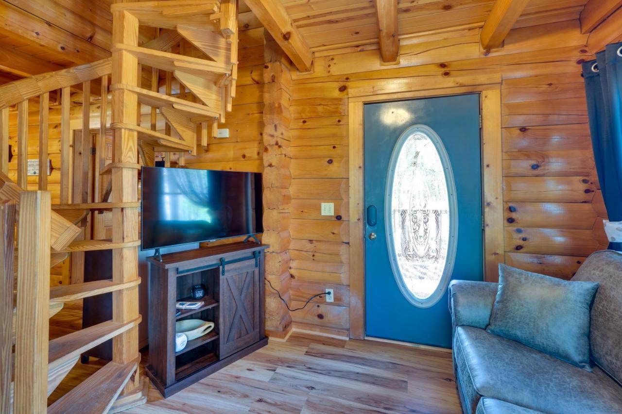 Lovely Gatlinburg Cabin With Private Hot Tub! Екстер'єр фото