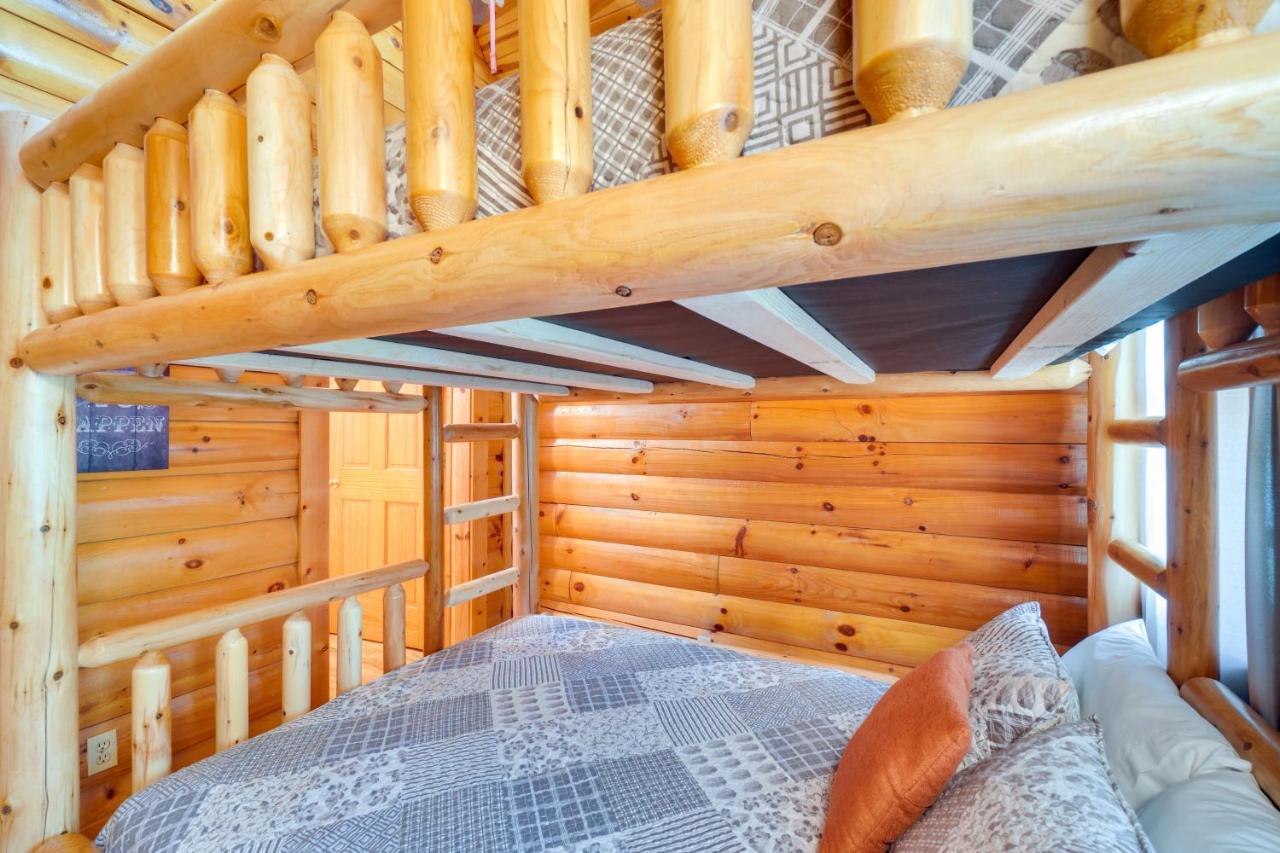 Lovely Gatlinburg Cabin With Private Hot Tub! Екстер'єр фото