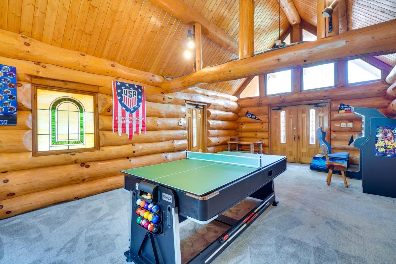 Lovely Gatlinburg Cabin With Private Hot Tub! Екстер'єр фото