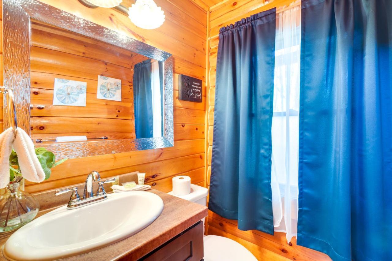 Lovely Gatlinburg Cabin With Private Hot Tub! Екстер'єр фото